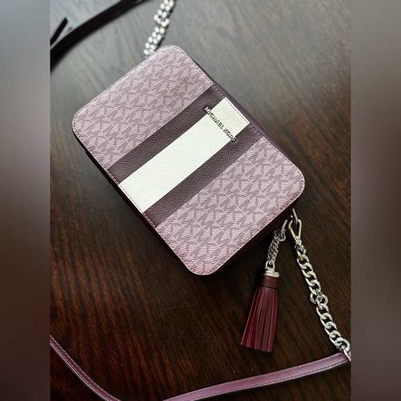 Michael Kors Jet Set Medium Logo Camera Bag in Royal Pink Multi - Picture 2 of 9